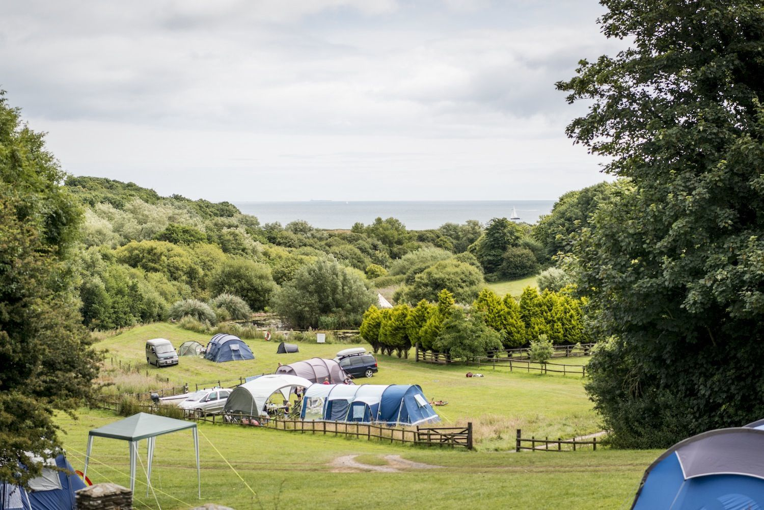 Top UK Camping Sites Within Driving Distance of Casino Resorts